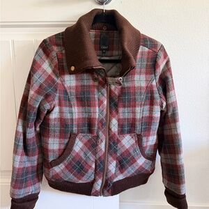 Gozo Plaid Jacket with Brown Collar